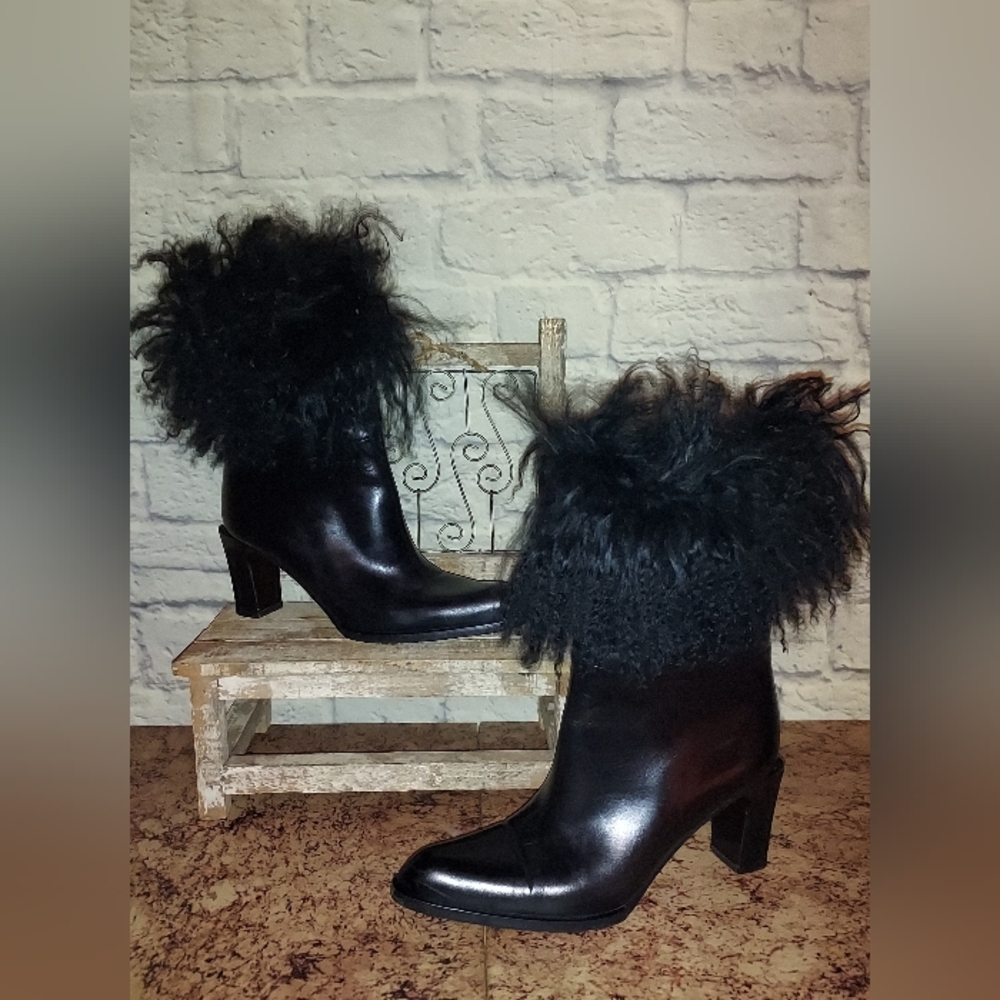 BALLY Switzerland Caselle Black Leather Mongolian Fur Ankle Boots Made in Italy